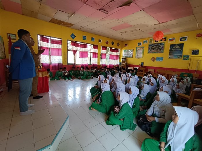 Sosialisasi SMAN 12 Merangin: Ajak Siswa-Siswi Kelas IX Berprestasi Bersama