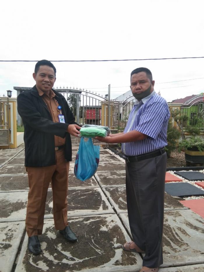 Perangi Virus Covid 19, Satker MTsN 5 Merangin Sumbang Masker