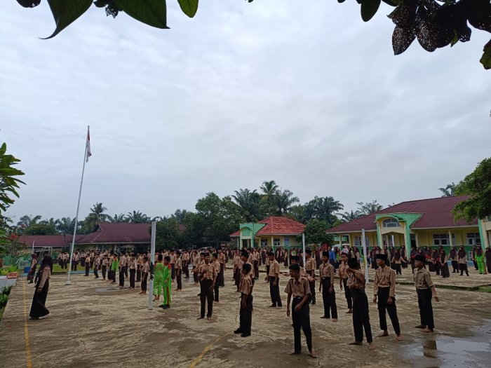 Tanamkan Semangat dengan Kebugaran di Awal Semester, MTsN 5 Merangin Rutinan Senam Bersama