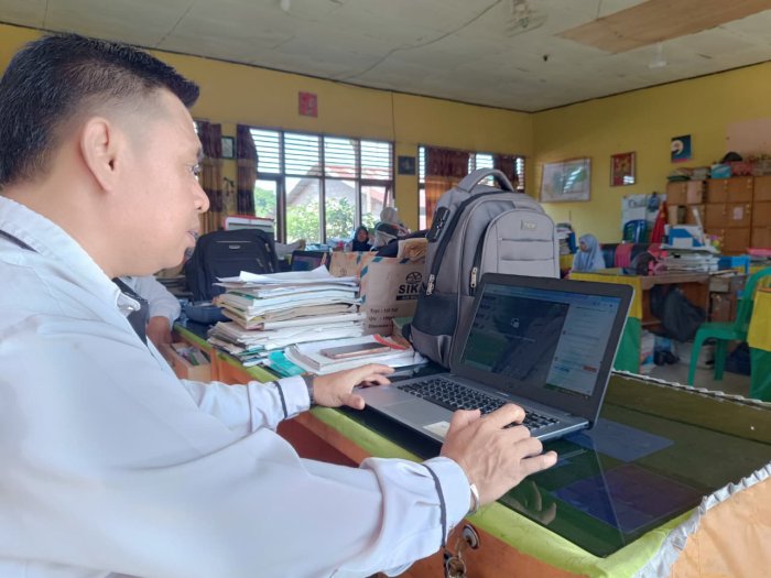 MTsN 5 Merangin Ikuti Sosialisasi Anti Korupsi dan Anti Pengendalian Gratifikasi Oleh KPK-RI MTsN 5 Merangin Ikuti Sosialisasi Anti Korupsi dan Anti Pengendalian Gratifikasi Oleh KPK-RI