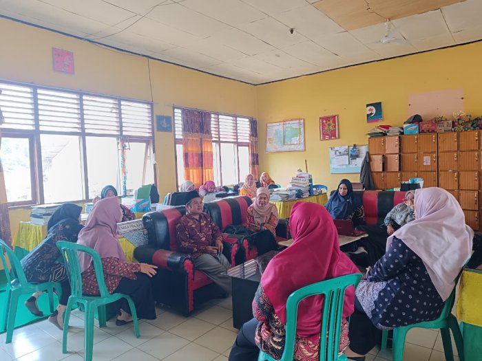 Matangkan Persiapan, MTsN 5 Merangin Gelar Rapat Terbatas Teknis Pelaksanaan STS Genap