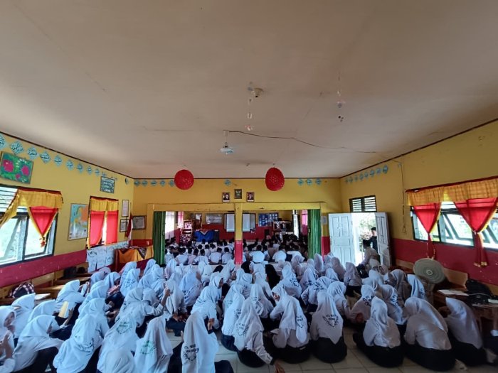 MTsN 5 Merangin Gelar Nonton Bareng Sejarah, Peringati Hari G30S/PKI 2025