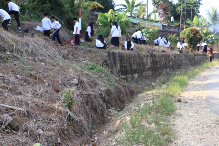 Aktifitas Ekoteologi MTsN 5 Merangin Sekaligus Penutupan MATAMUDA Hari Ketiga Berjalan Sukses