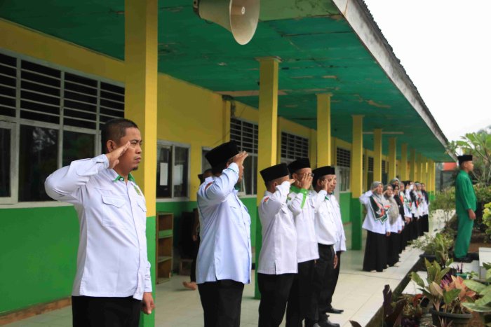 Mengawali Semester Ganjil Dengan Kedisiplinan, Pembina Upacara Ingatkan Tanggungjawab Moral Peserta Didik