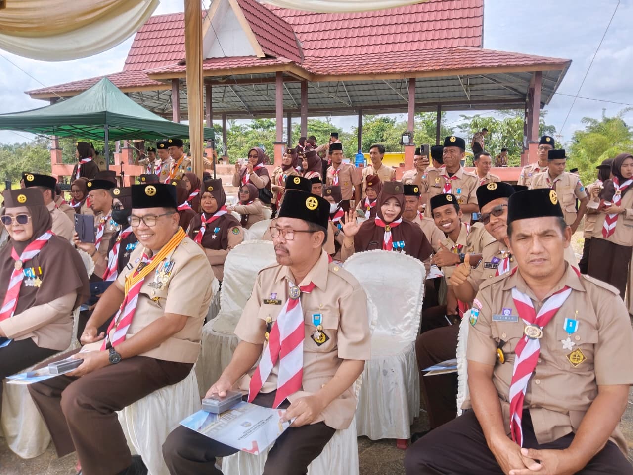 Nuni Puji Lestari, Pembina Pramuka MTsN 5 Merangin Raih Lencana Panca Warsa di HUT Pramuka Ke-64