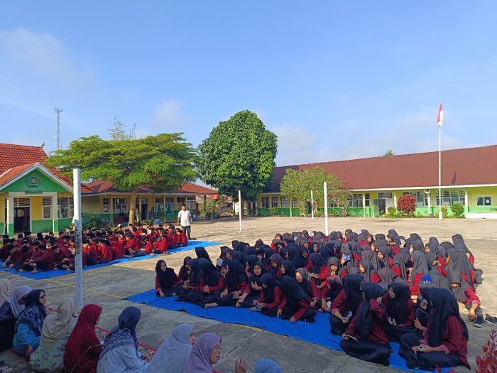 Tingkatkan Motivasi Tanggungjawab, PLt. Kepala MTsN 5 Merangin Ingatkan Kelas IX Persiapkan Diri Hadapi Masa Depan