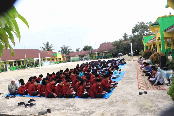 Yasinan Perdana Tahun Ajaran Baru, Sambut Semangat Baru, Plt. Kepala: Ciptakan Lingkungan Madrasah ASRI