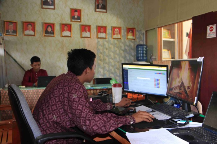 Panitia RDM MTsN 5 Merangin Selesaikan Pencetakan Raport Semester Genap Tahun Ajaran 2025-2026 Panitia RDM MTsN 5 Merangin Selesaikan Pencetakan Raport Semester Genap Tahun Ajaran 2025-2026