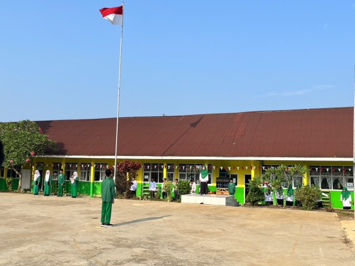 Pentingnya Budaya 5S, Pembina Upacara MTsN 5 Merangin Kembali Serukan Budaya Baik Pentingnya Budaya 5S, Pembina Upacara MTsN 5 Merangin Kembali Serukan Budaya Baik
