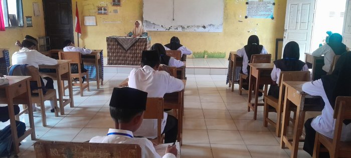 Calon Siswa-Siswi Baru MTsN 5 Merangin Laksanakan Tes Tertulis, Tes Lisan dan Pengetahuan Umum